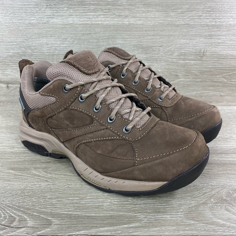 New Balance 955 Gore Tex Women’s Brown Leather Hiking Shoes Size 8 WIDE